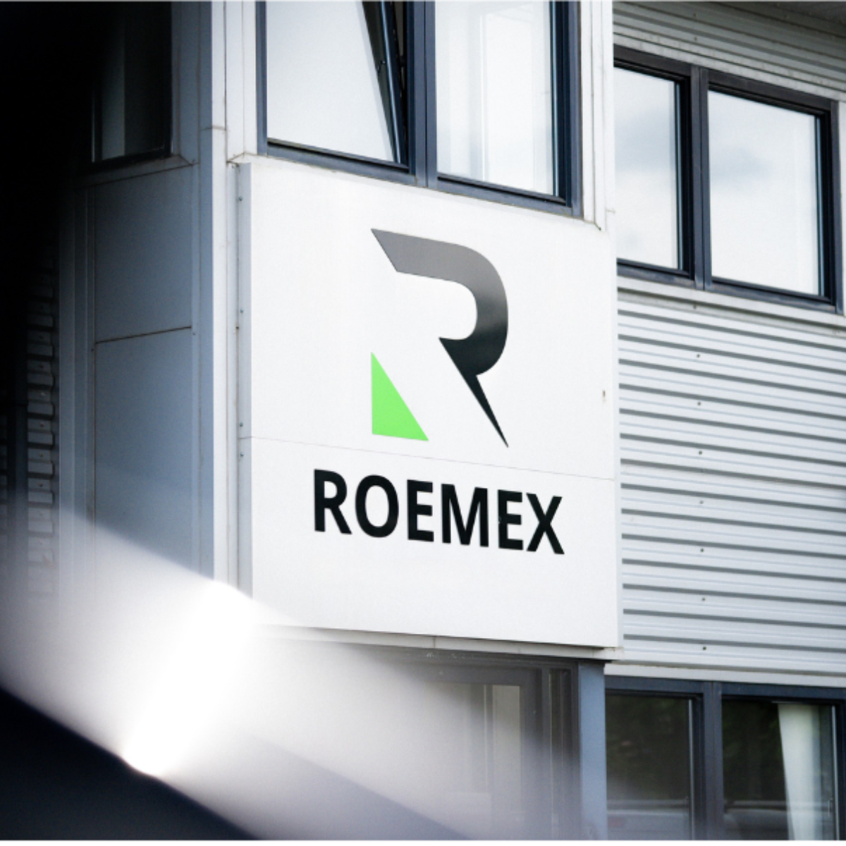 Outside Roemex